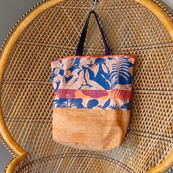 💚Nwt Koza Linen, Silk, and Cork Tote Bag - Picture 1 of 11